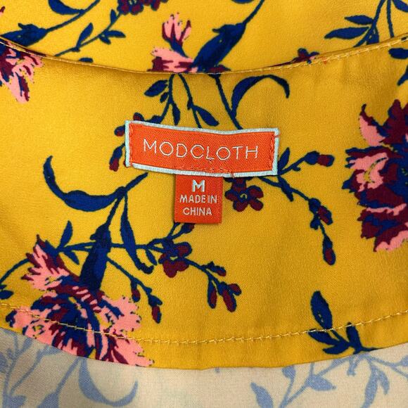 Modcloth Sophistication Floral Sleeveless Wrapped Blouse Women's Size Medium - Picture 3 of 9